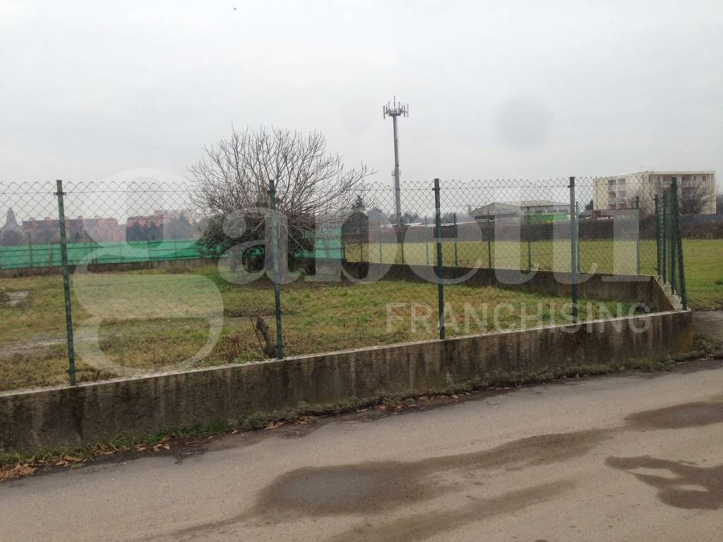 terreno edificabile in vendita a Novate Milanese