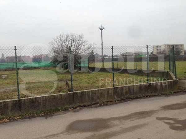 terreno edificabile in vendita a Novate Milanese