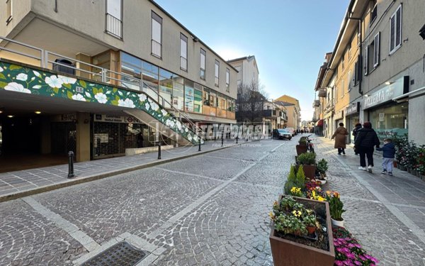negozio in vendita a Novate Milanese