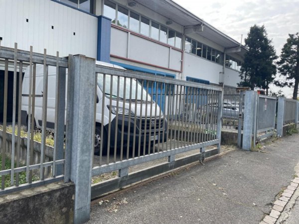capannone in vendita a Novate Milanese