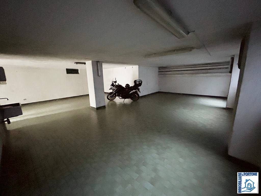 locale di sgombero in vendita a Novate Milanese