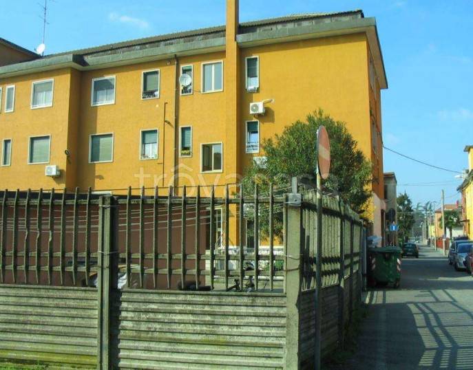 locale commerciale in vendita a Novate Milanese