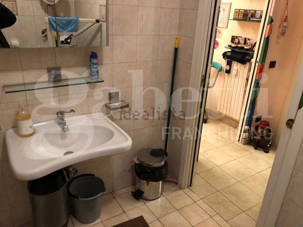 negozio in vendita a Novate Milanese