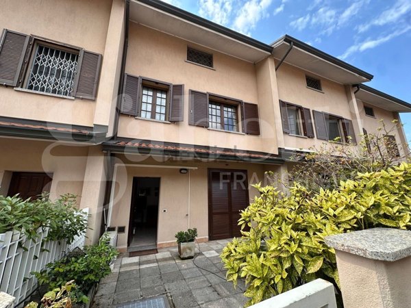 casa indipendente in vendita a Novate Milanese