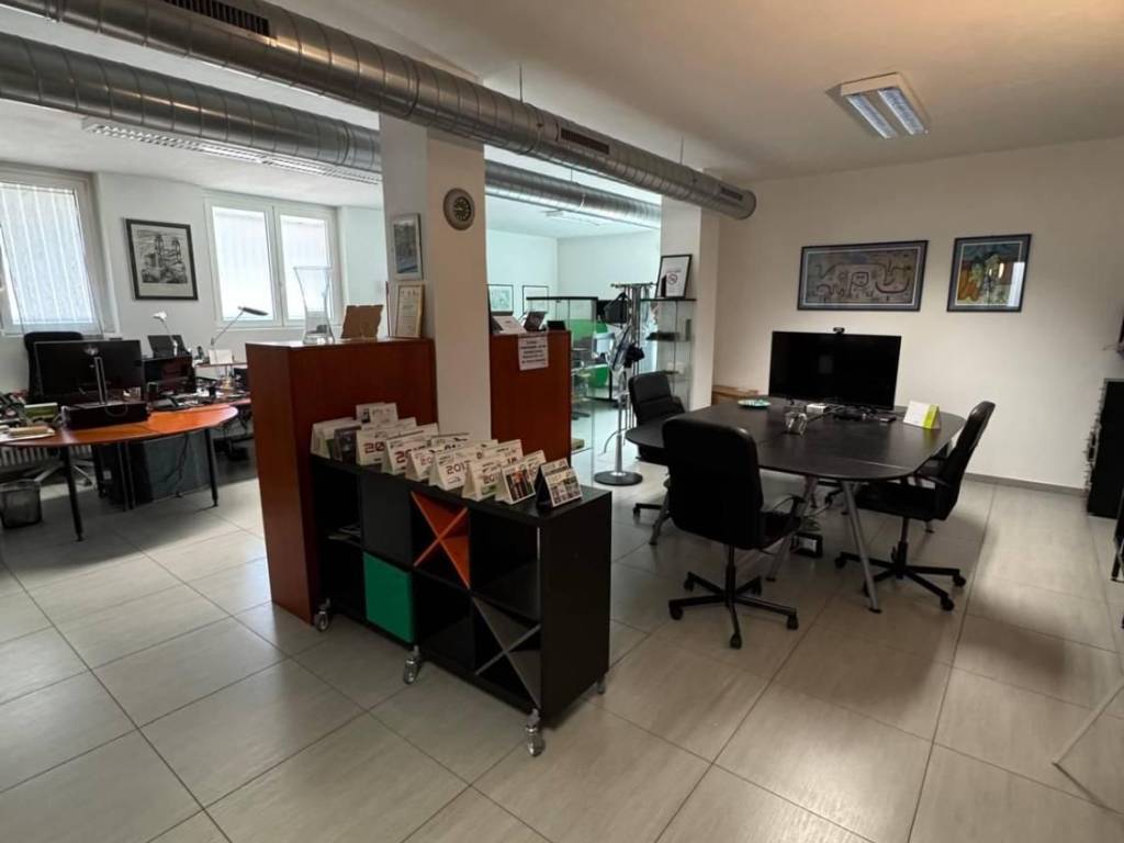 ufficio in vendita a Novate Milanese