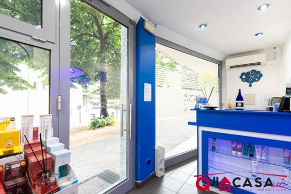 negozio in vendita a Novate Milanese