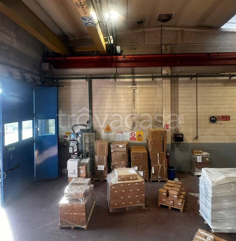 locale commerciale in vendita a Novate Milanese