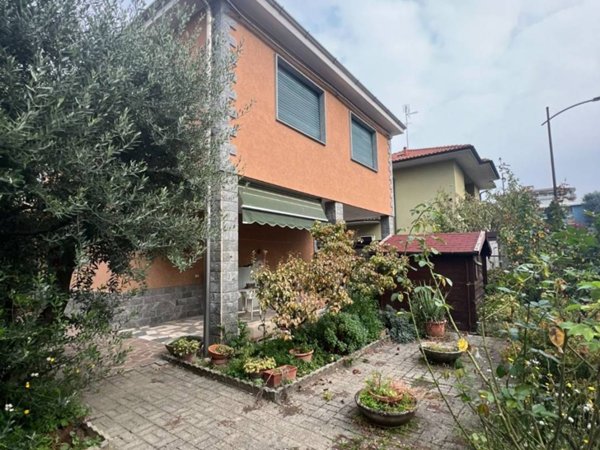casa indipendente in vendita a Novate Milanese
