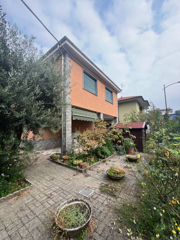 casa indipendente in vendita a Novate Milanese