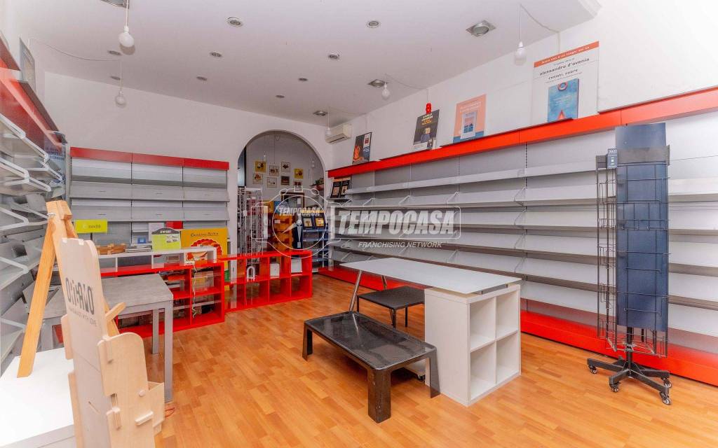negozio in vendita a Novate Milanese