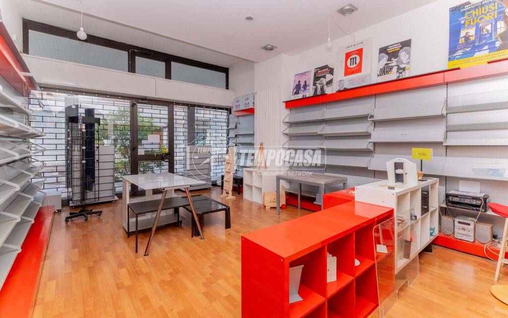 negozio in vendita a Novate Milanese