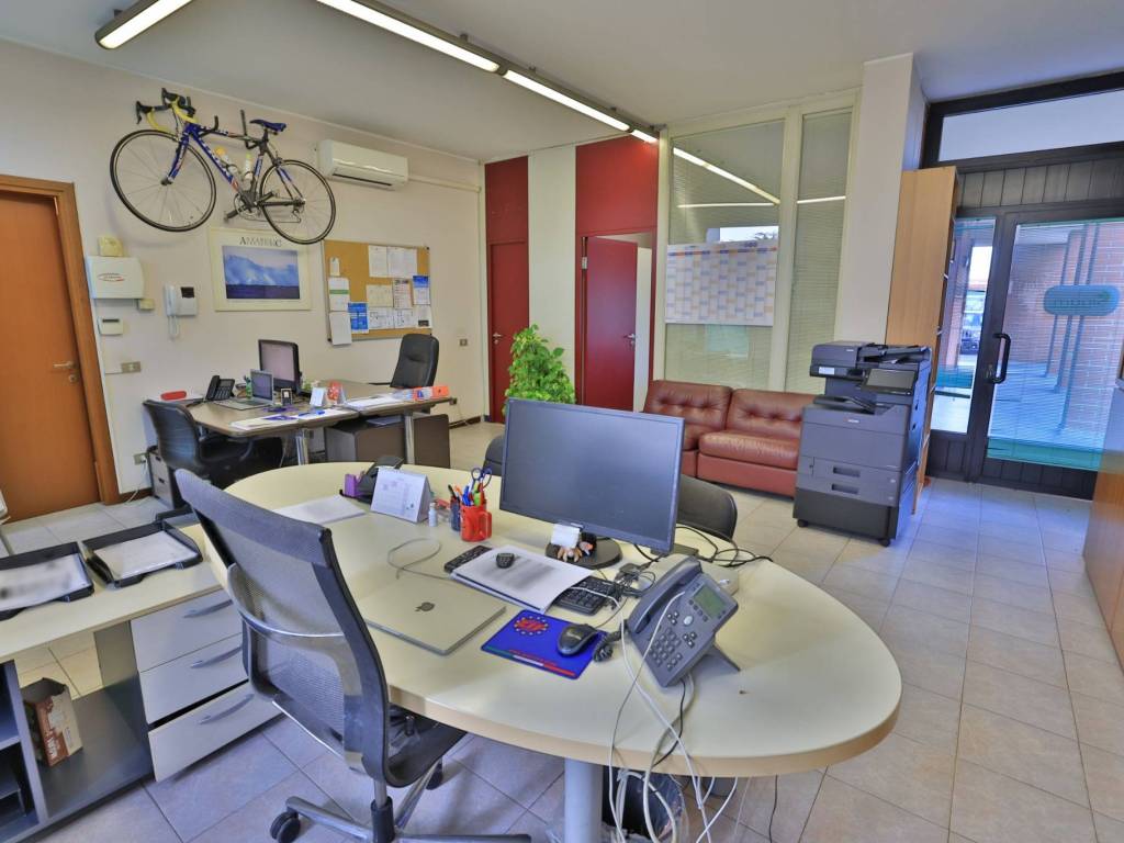 ufficio in vendita a Novate Milanese