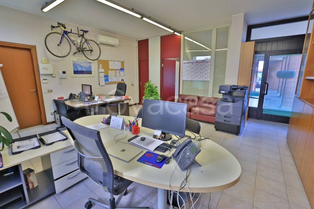 negozio in vendita a Novate Milanese