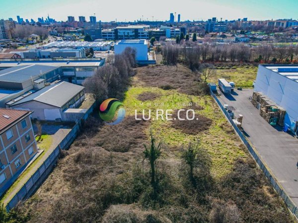 terreno edificabile in vendita a Novate Milanese