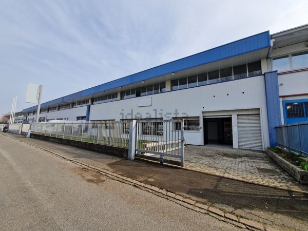locale di sgombero in vendita a Novate Milanese