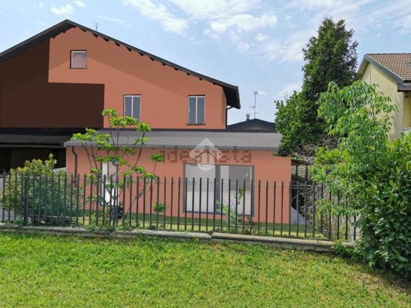casa semindipendente in vendita a Novate Milanese