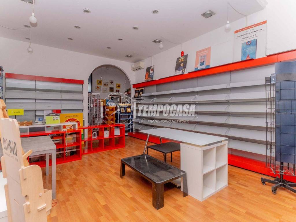 negozio in vendita a Novate Milanese