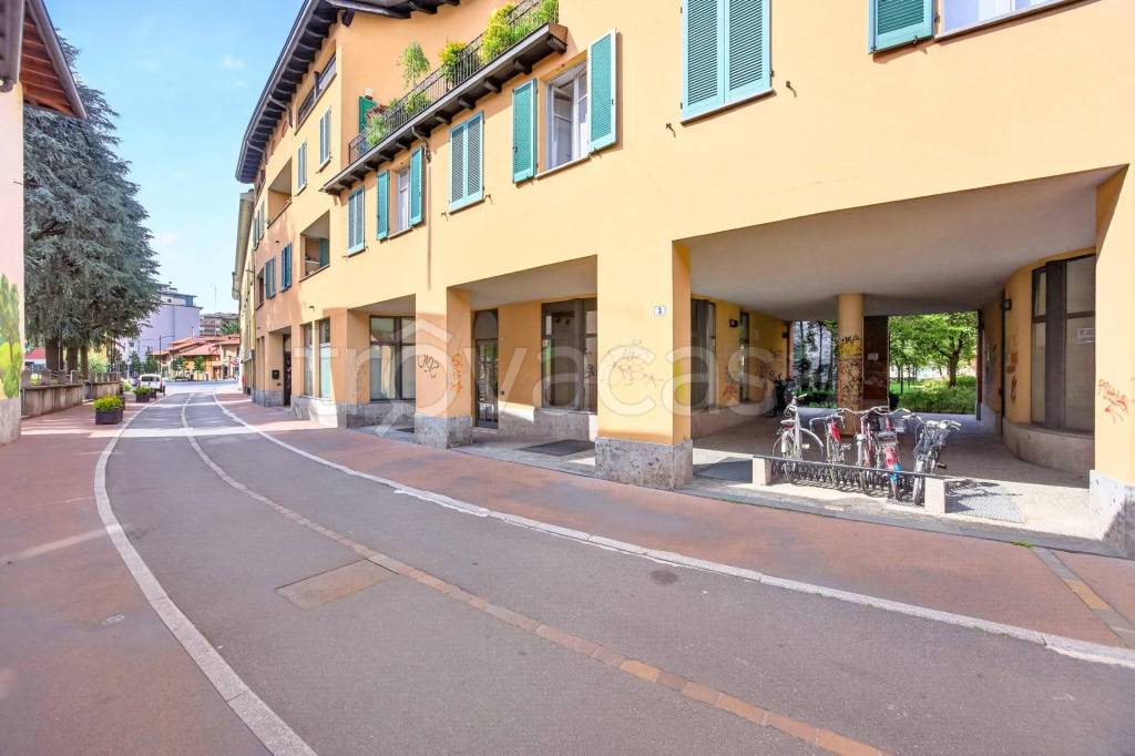 negozio in vendita a Novate Milanese