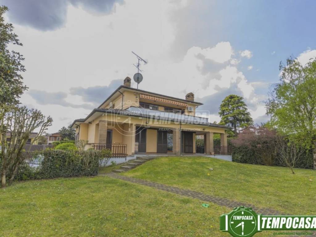 casa indipendente in vendita a Noviglio