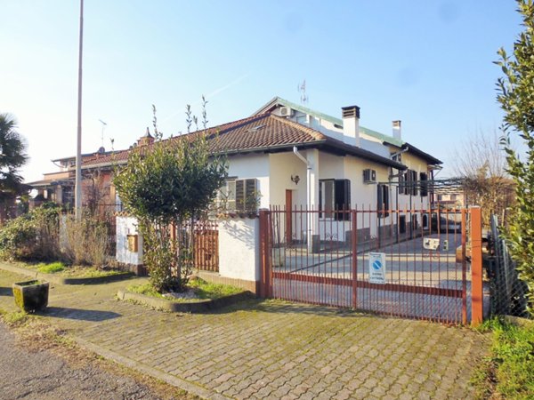 casa indipendente in vendita a Noviglio