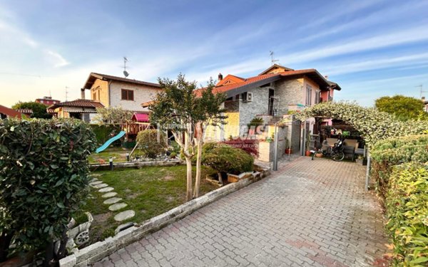 casa indipendente in vendita a Noviglio