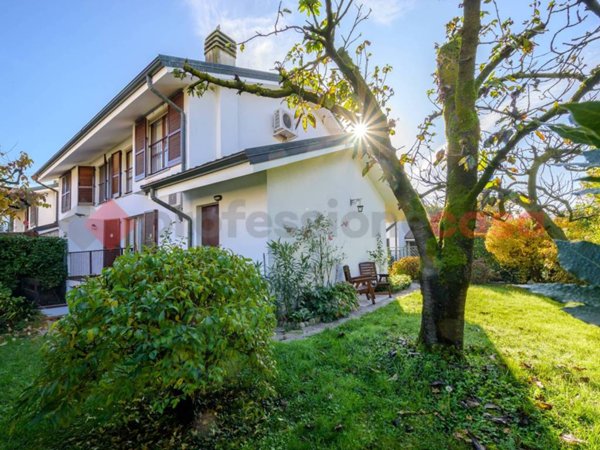 casa indipendente in vendita a Noviglio