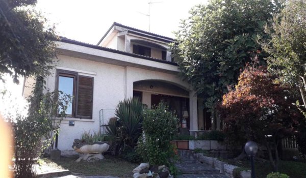 casa indipendente in vendita a Noviglio