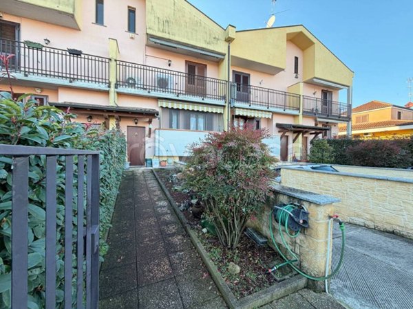 casa indipendente in vendita a Noviglio