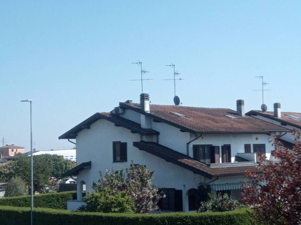 casa indipendente in vendita a Noviglio