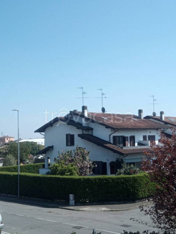 casa indipendente in vendita a Noviglio