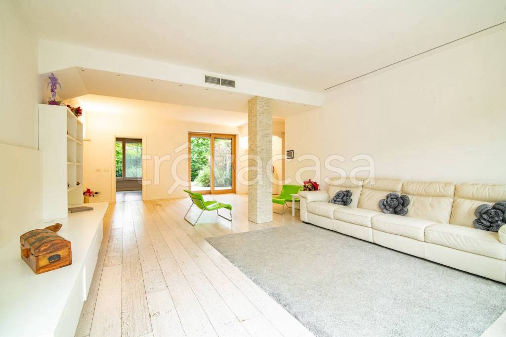 casa indipendente in vendita a Noviglio