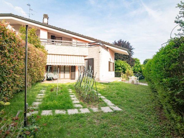 casa indipendente in vendita a Noviglio