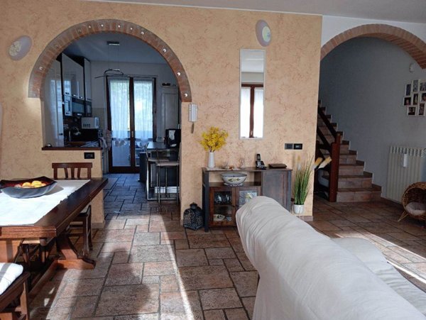 casa indipendente in vendita a Noviglio
