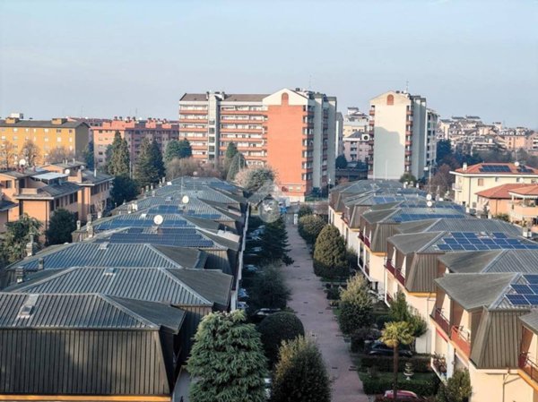 casa indipendente in vendita ad Opera