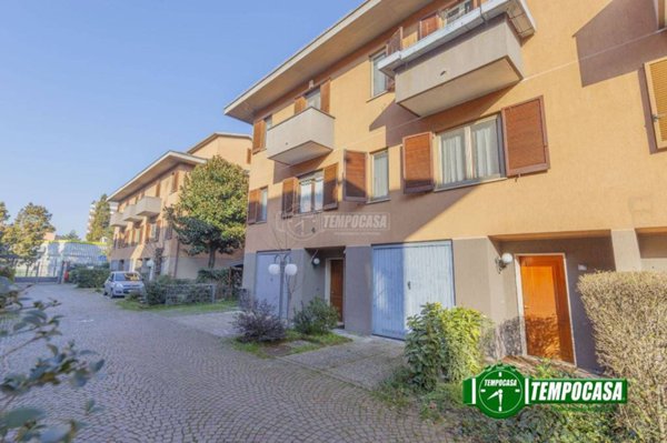 casa indipendente in vendita ad Opera