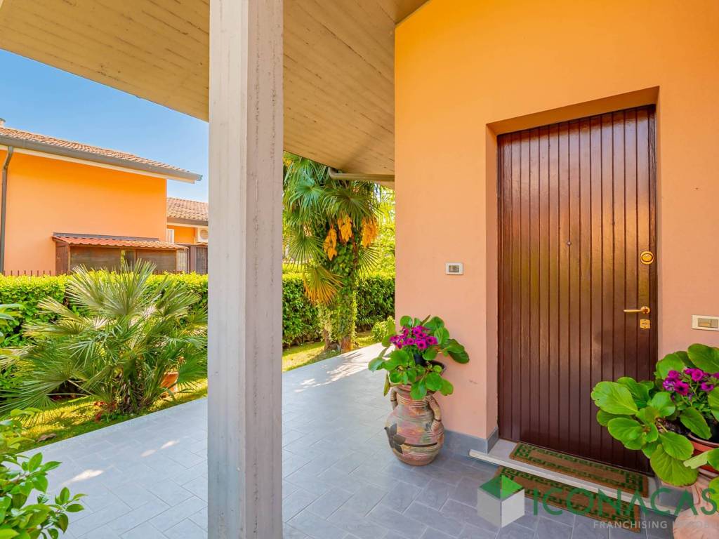 casa indipendente in vendita ad Opera