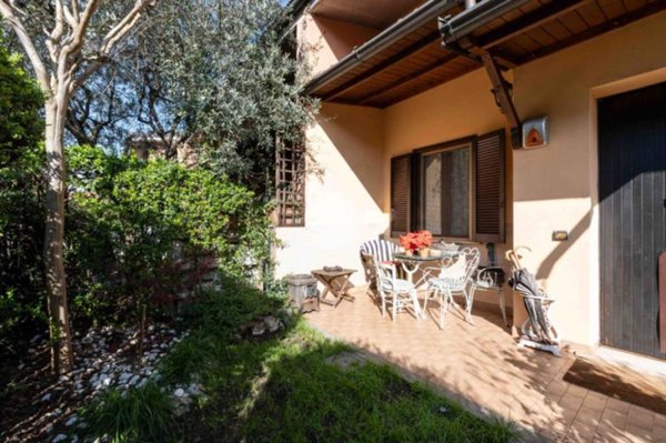 casa indipendente in vendita ad Opera