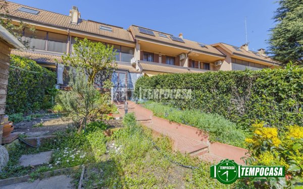 casa indipendente in vendita ad Opera