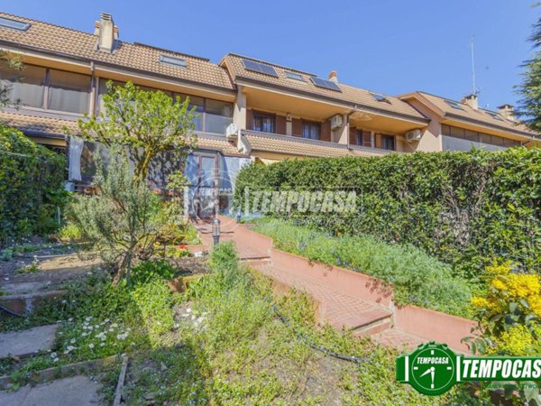 casa indipendente in vendita ad Opera