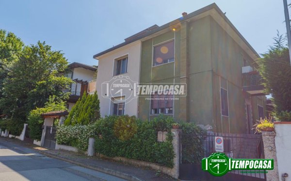 casa indipendente in vendita ad Opera