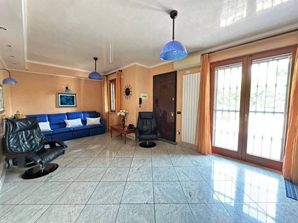 casa indipendente in vendita ad Opera