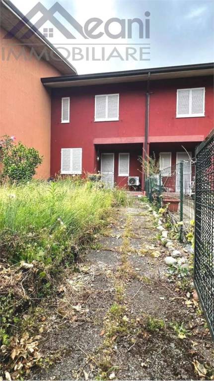 casa indipendente in vendita ad Opera