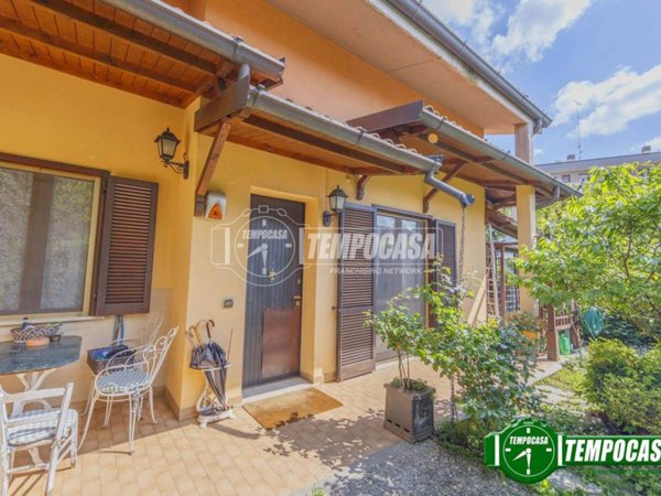 casa indipendente in vendita ad Opera