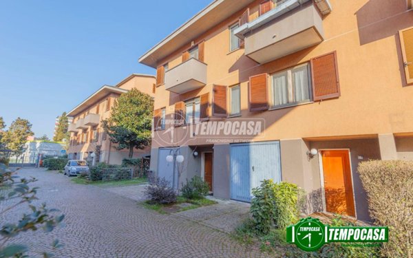 casa indipendente in vendita ad Opera