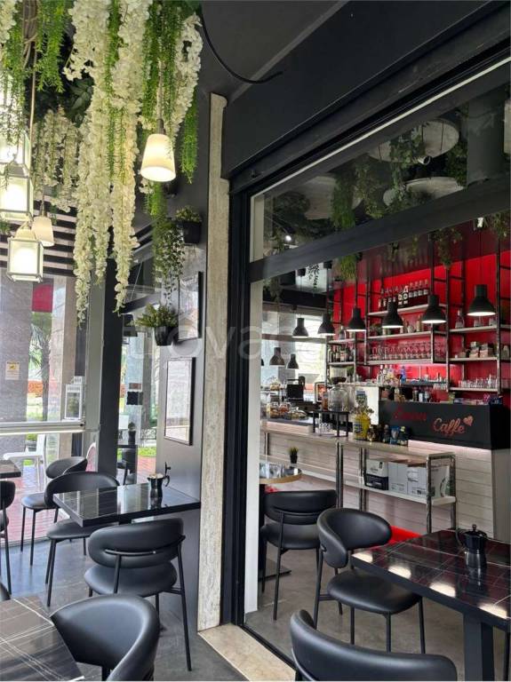 negozio in vendita ad Opera