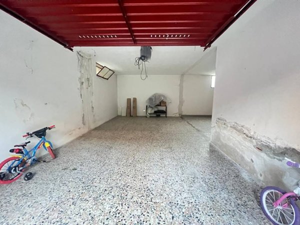 locale di sgombero in vendita ad Opera