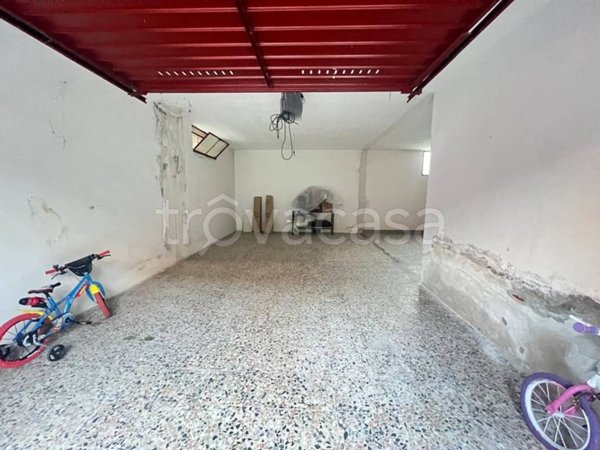 casa indipendente in vendita ad Opera