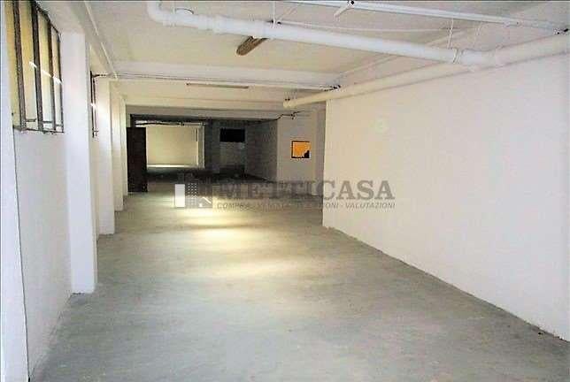 negozio in vendita ad Opera