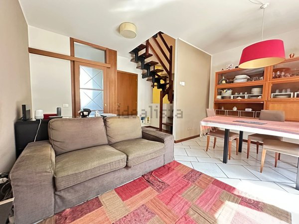 casa indipendente in vendita ad Opera