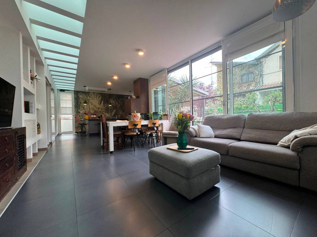 casa indipendente in vendita ad Opera